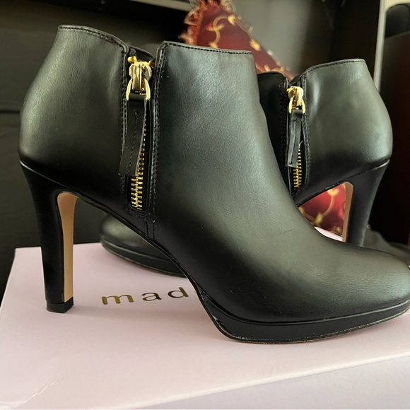 Madden Girl Black Zip Ankle Booties high heels size 9 - Picture 1 of 16